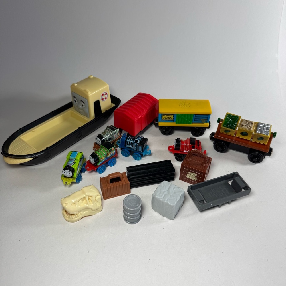 Thomas And Friends Train Car Lot Lion Recycling Bulstrode Minis Super Station